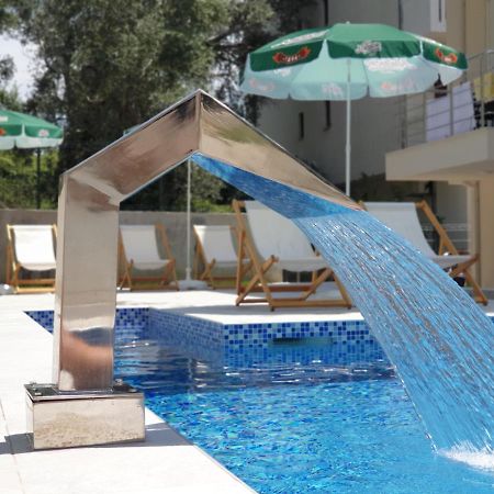 Grejm Lux Family Apartments Петровац Экстерьер фото