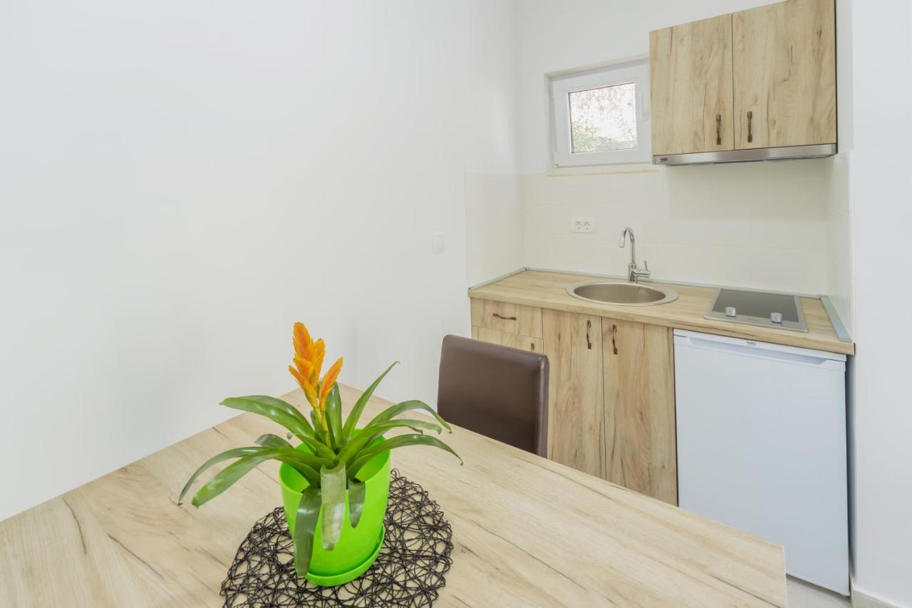 Grejm Lux Family Apartments Петровац Экстерьер фото